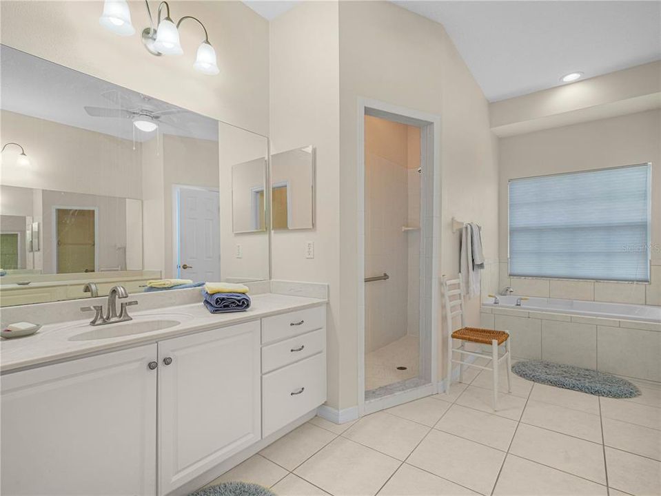 En Venta: $379,900 (3 camas, 2 baños, 2120 Pies cuadrados)