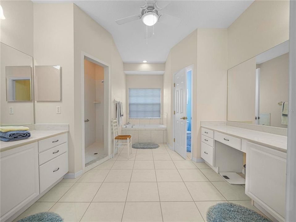 En Venta: $379,900 (3 camas, 2 baños, 2120 Pies cuadrados)