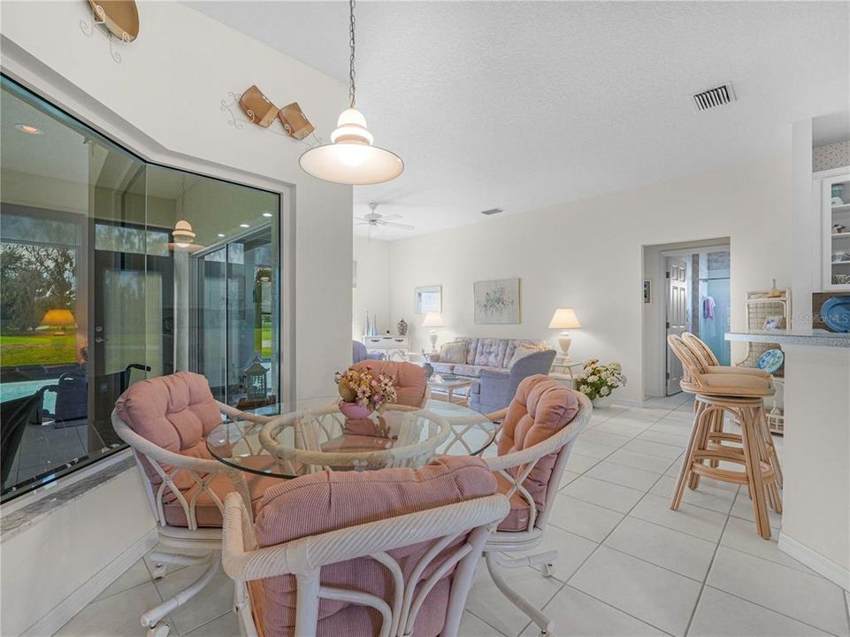 En Venta: $379,900 (3 camas, 2 baños, 2120 Pies cuadrados)