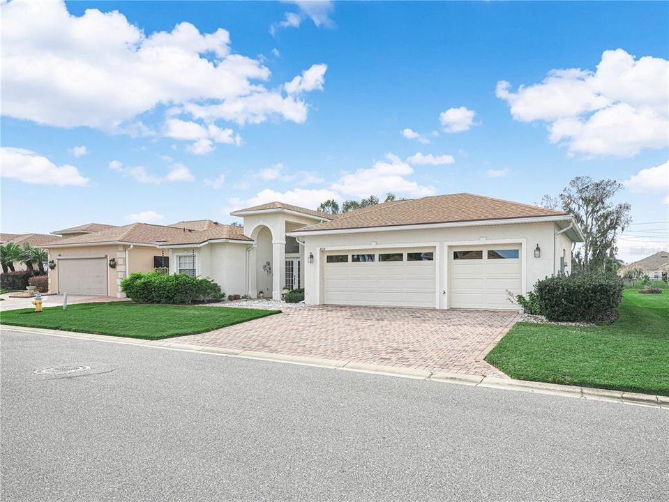 En Venta: $379,900 (3 camas, 2 baños, 2120 Pies cuadrados)