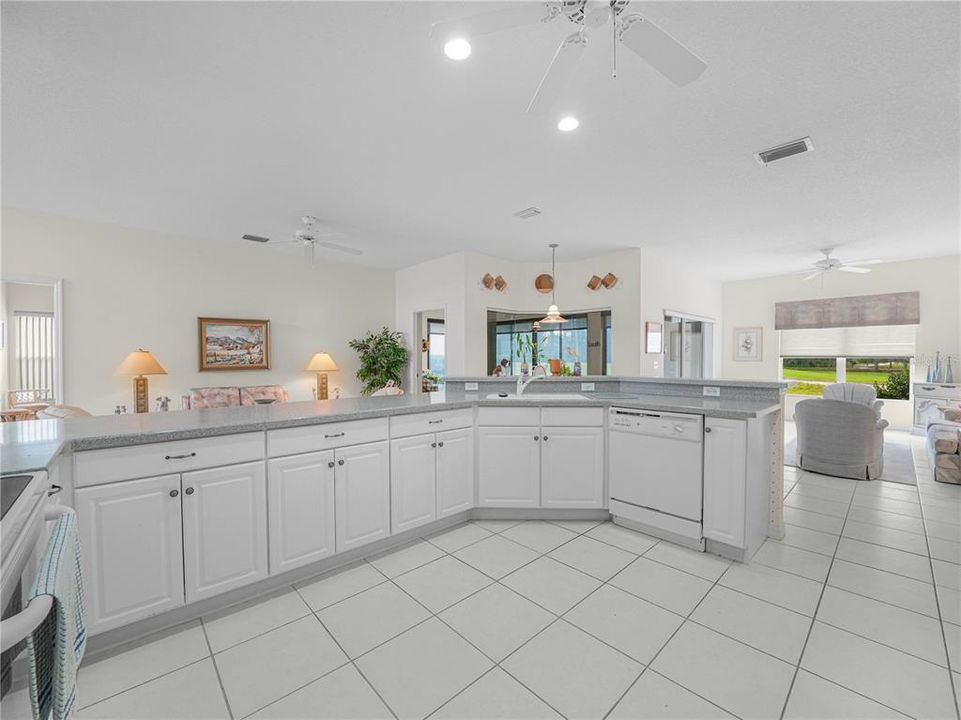 En Venta: $379,900 (3 camas, 2 baños, 2120 Pies cuadrados)