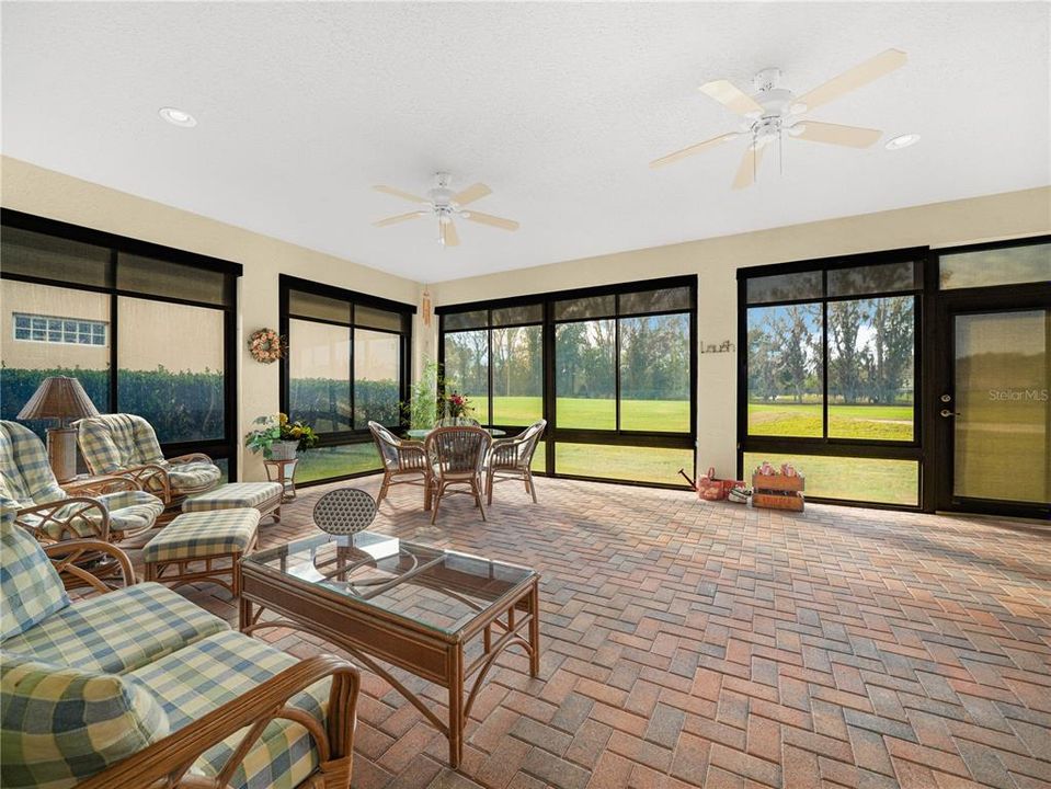 En Venta: $379,900 (3 camas, 2 baños, 2120 Pies cuadrados)