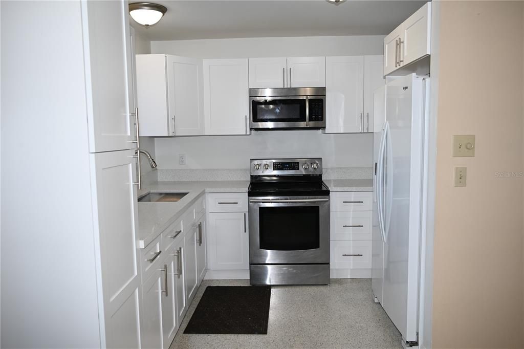 待售: $299,999 (3 贝兹, 2 浴室, 1120 平方英尺)