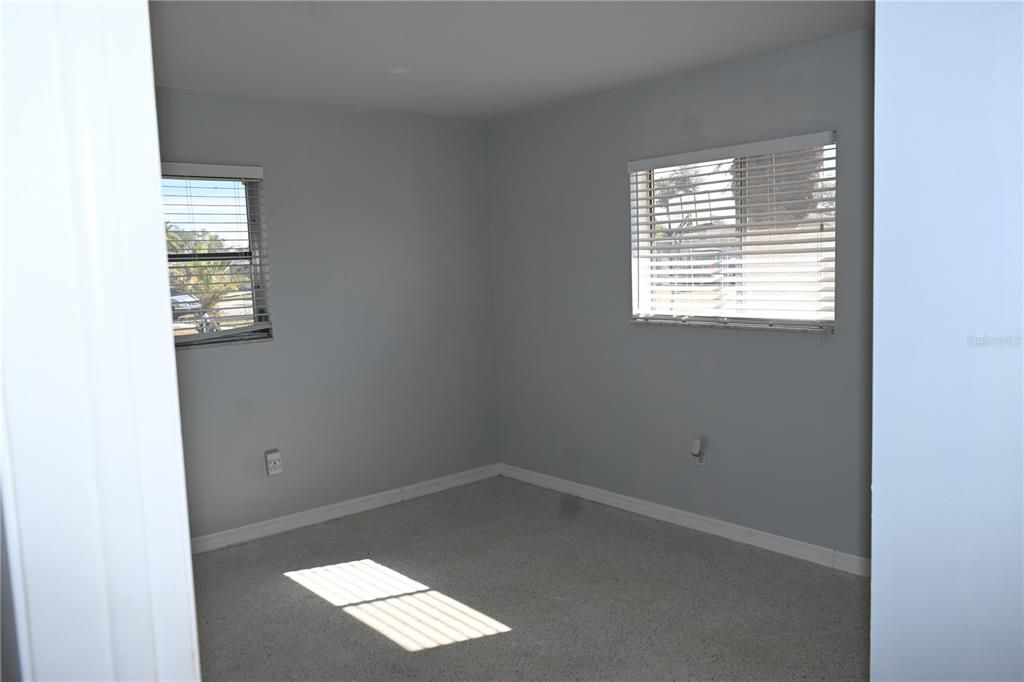 待售: $299,999 (3 贝兹, 2 浴室, 1120 平方英尺)