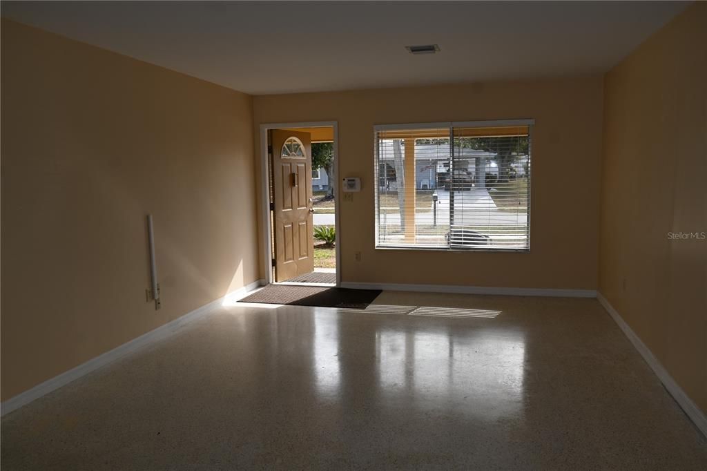 待售: $299,999 (3 贝兹, 2 浴室, 1120 平方英尺)