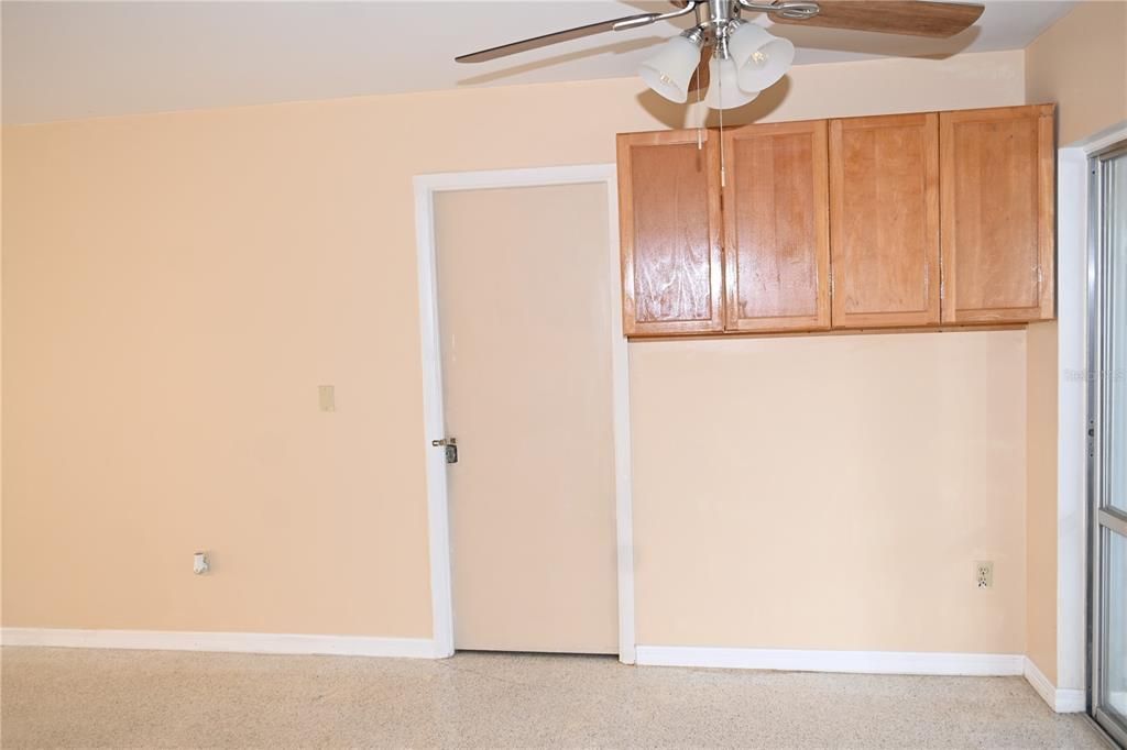 待售: $299,999 (3 贝兹, 2 浴室, 1120 平方英尺)