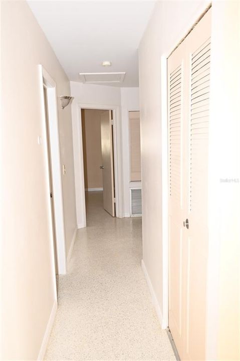 待售: $299,999 (3 贝兹, 2 浴室, 1120 平方英尺)