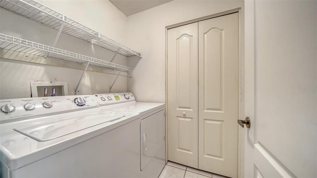 En Venta: $329,000 (2 camas, 2 baños, 1333 Pies cuadrados)