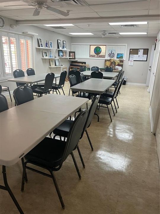 На продажу: $317,999 (3 спален, 2 ванн, 1944 Квадратных фут)