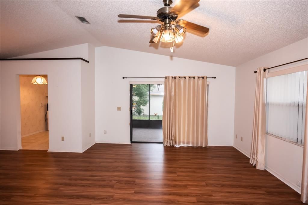 На продажу: $265,000 (3 спален, 2 ванн, 1268 Квадратных фут)