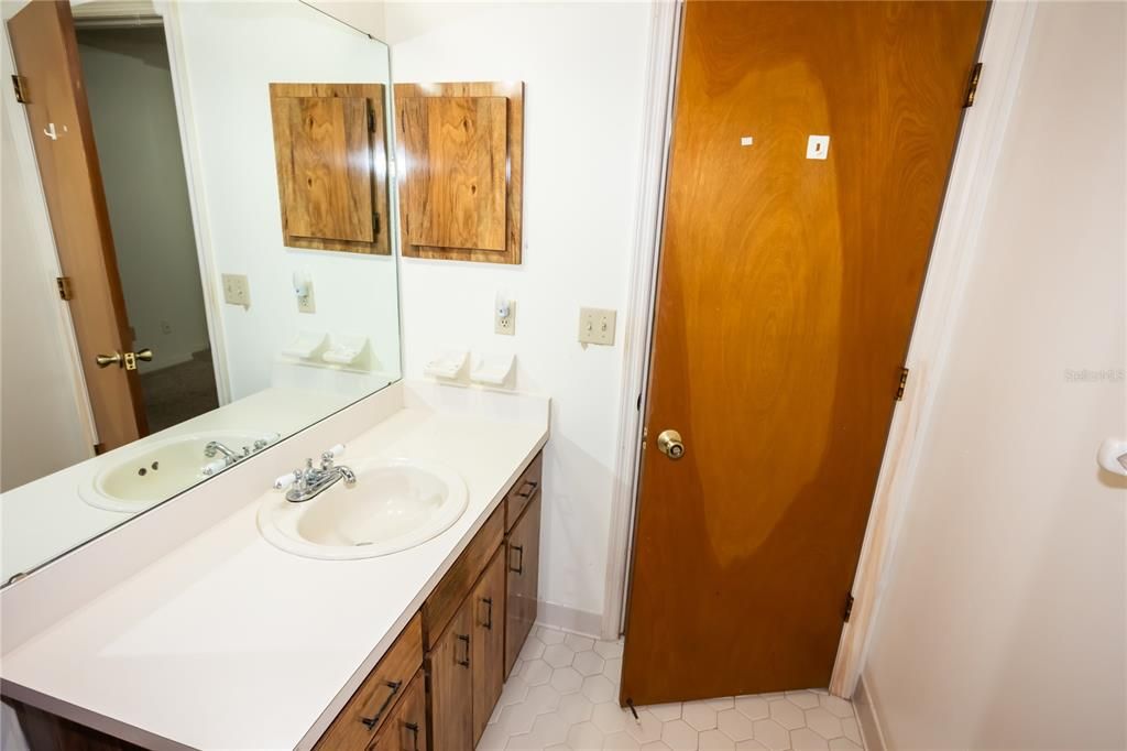 На продажу: $265,000 (3 спален, 2 ванн, 1268 Квадратных фут)