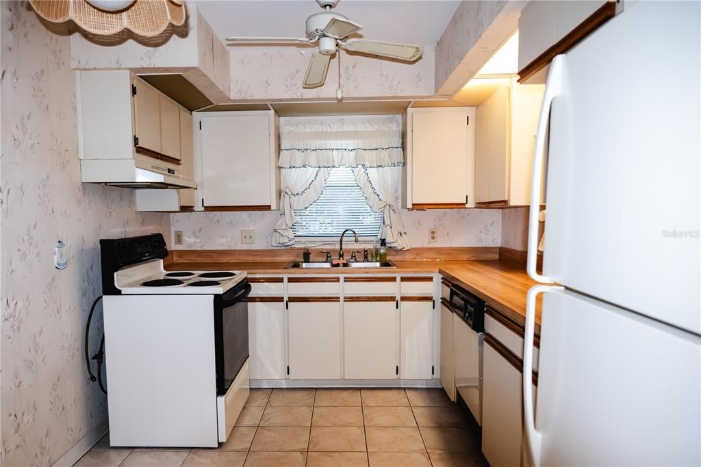 На продажу: $265,000 (3 спален, 2 ванн, 1268 Квадратных фут)