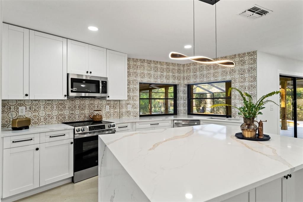 For Sale: $484,500 (3 beds, 3 baths, 2419 Square Feet)