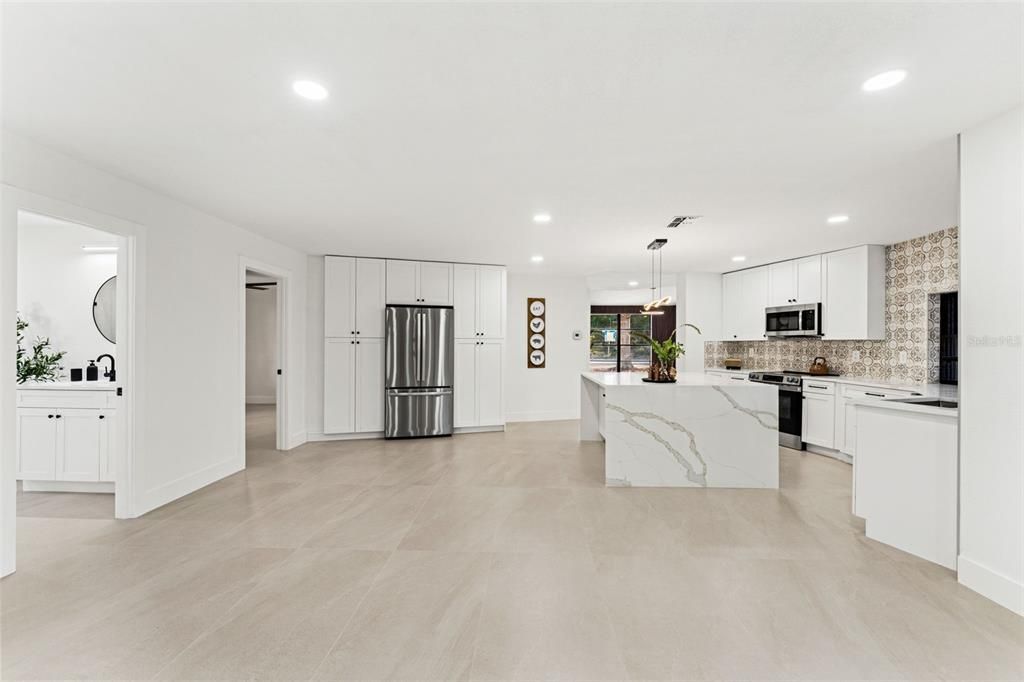 For Sale: $484,500 (3 beds, 3 baths, 2419 Square Feet)