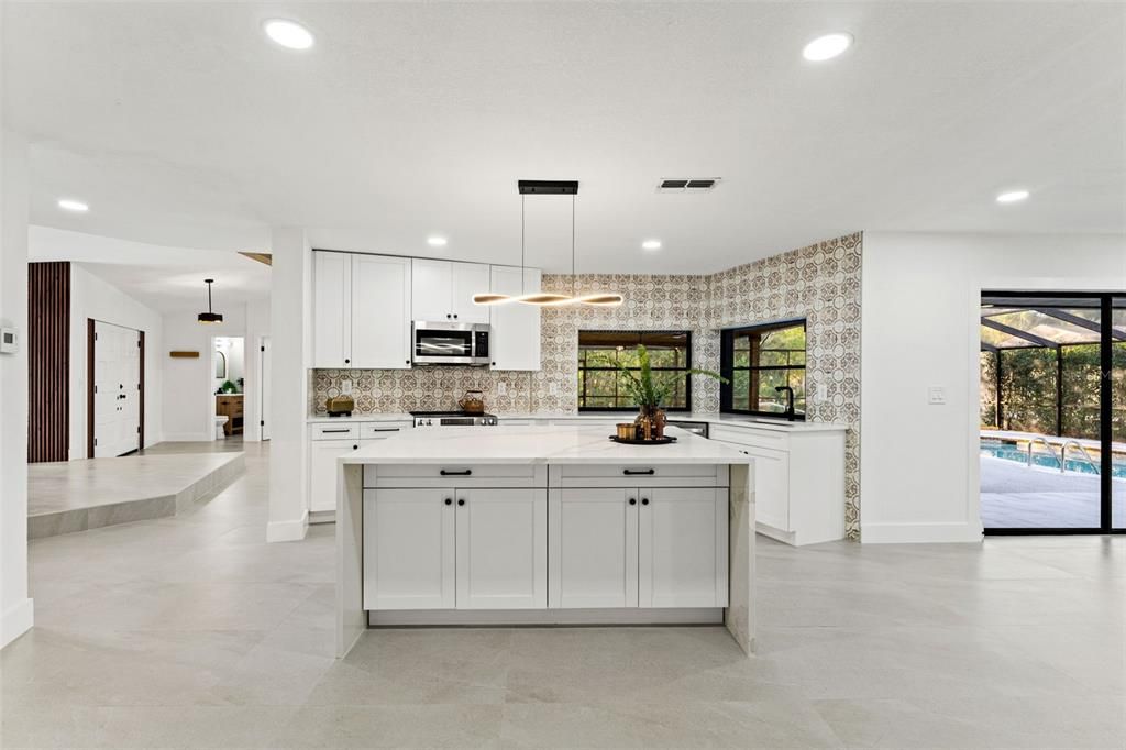 For Sale: $484,500 (3 beds, 3 baths, 2419 Square Feet)