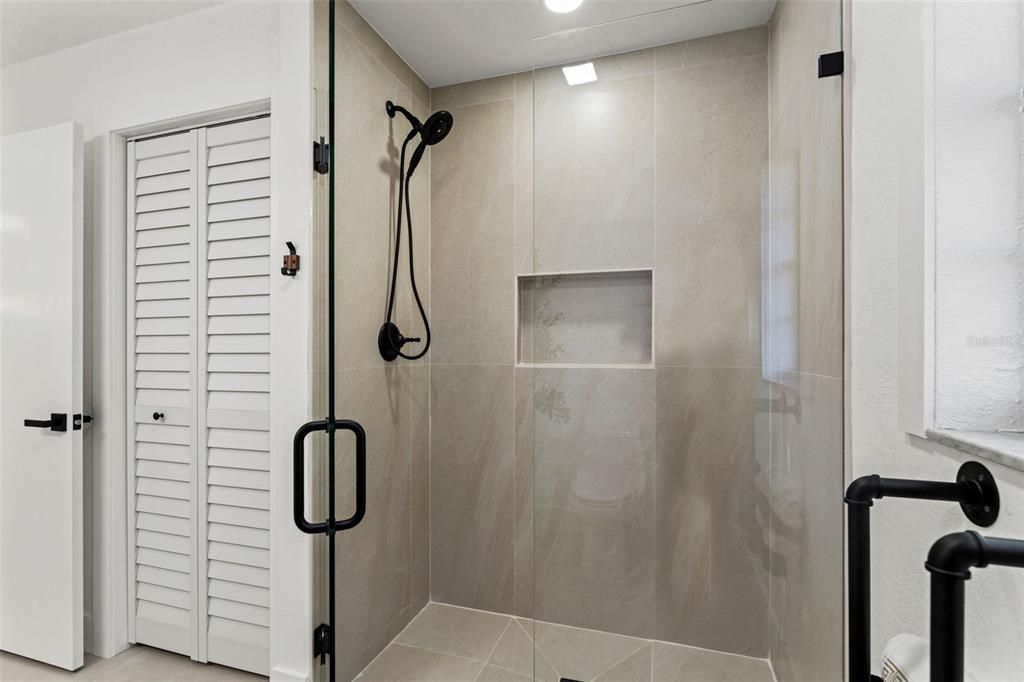 For Sale: $484,500 (3 beds, 3 baths, 2419 Square Feet)