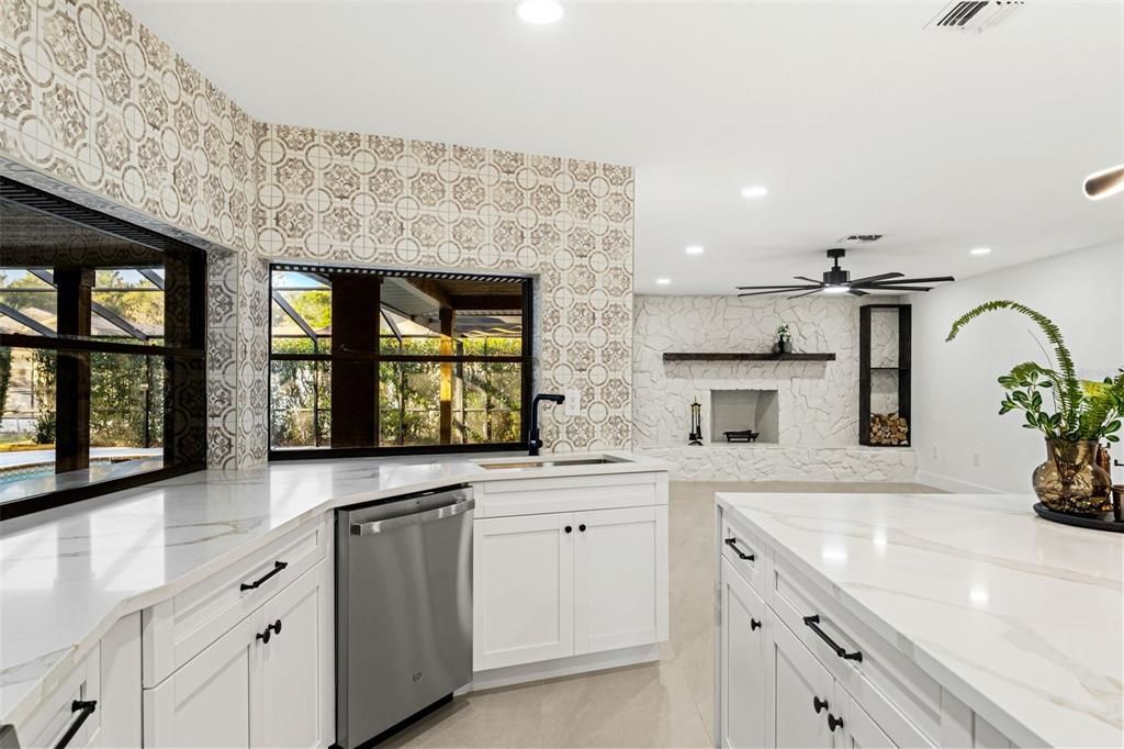 For Sale: $484,500 (3 beds, 3 baths, 2419 Square Feet)