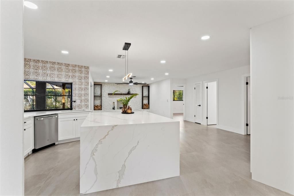 For Sale: $484,500 (3 beds, 3 baths, 2419 Square Feet)