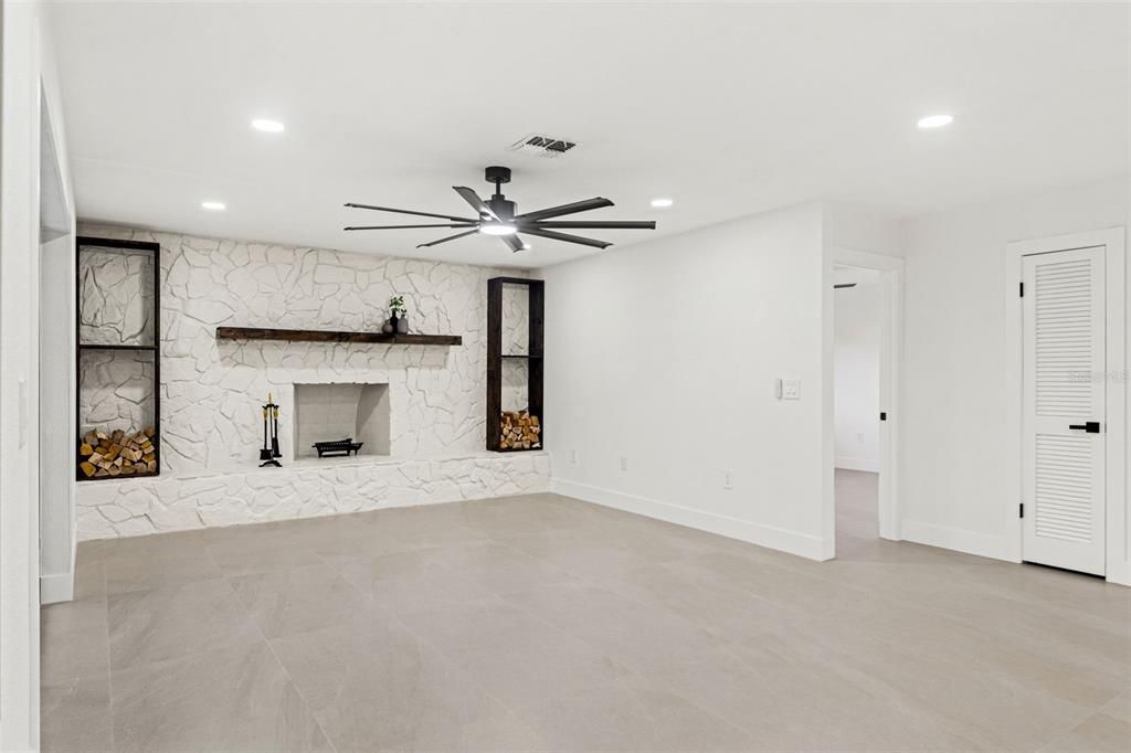 For Sale: $484,500 (3 beds, 3 baths, 2419 Square Feet)