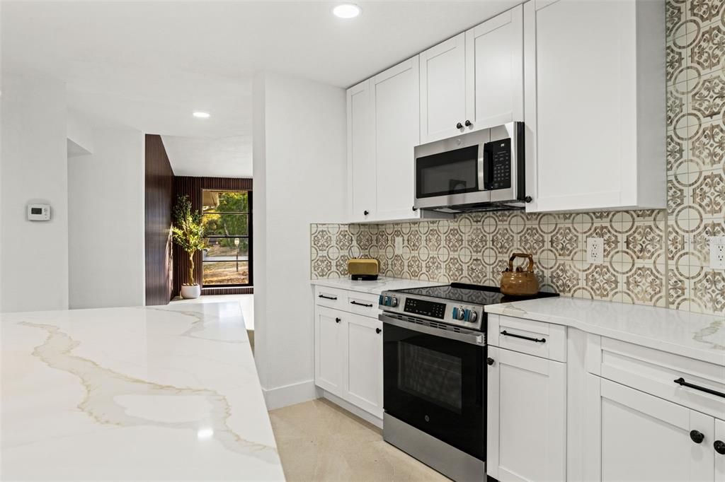 For Sale: $484,500 (3 beds, 3 baths, 2419 Square Feet)