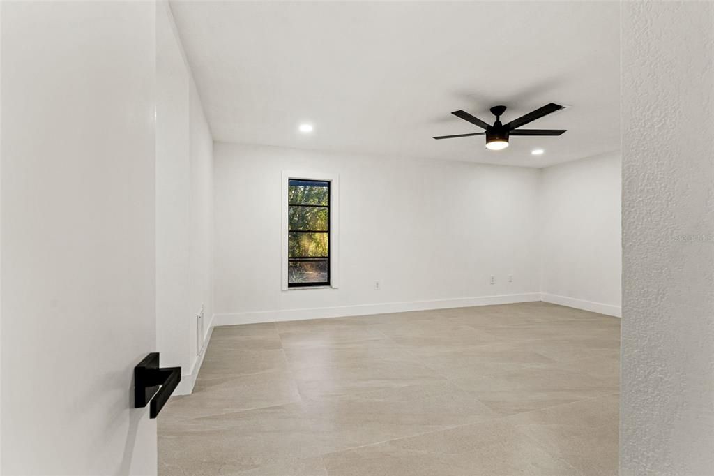 For Sale: $484,500 (3 beds, 3 baths, 2419 Square Feet)