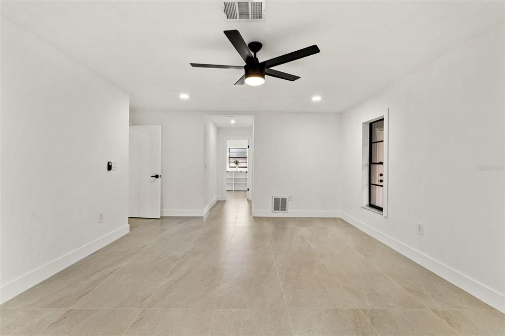 For Sale: $484,500 (3 beds, 3 baths, 2419 Square Feet)