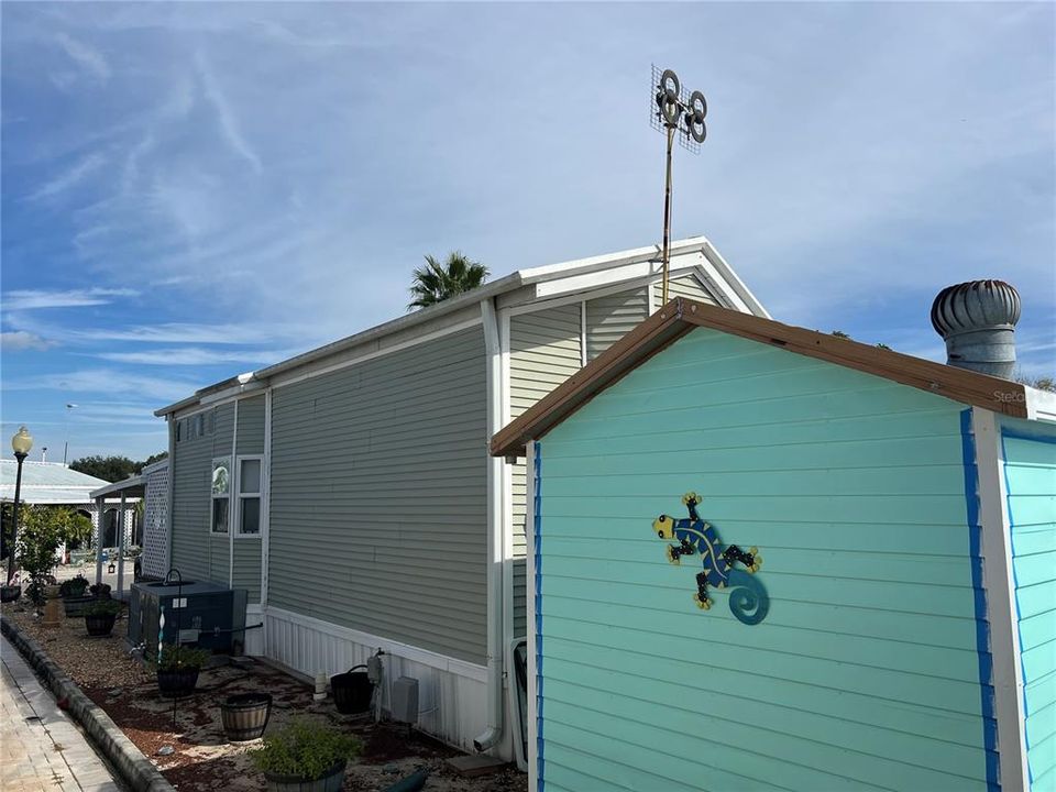 For Sale: $125,500 (2 beds, 1 baths, 768 Square Feet)