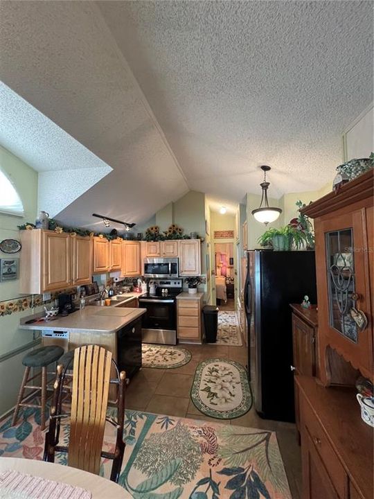 For Sale: $125,500 (2 beds, 1 baths, 768 Square Feet)