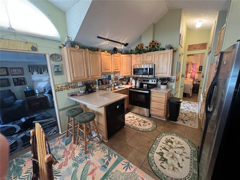 For Sale: $125,500 (2 beds, 1 baths, 768 Square Feet)