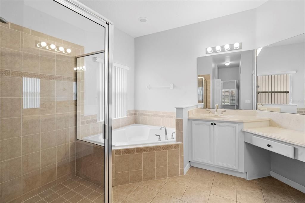 待售: $560,000 (4 贝兹, 3 浴室, 2660 平方英尺)