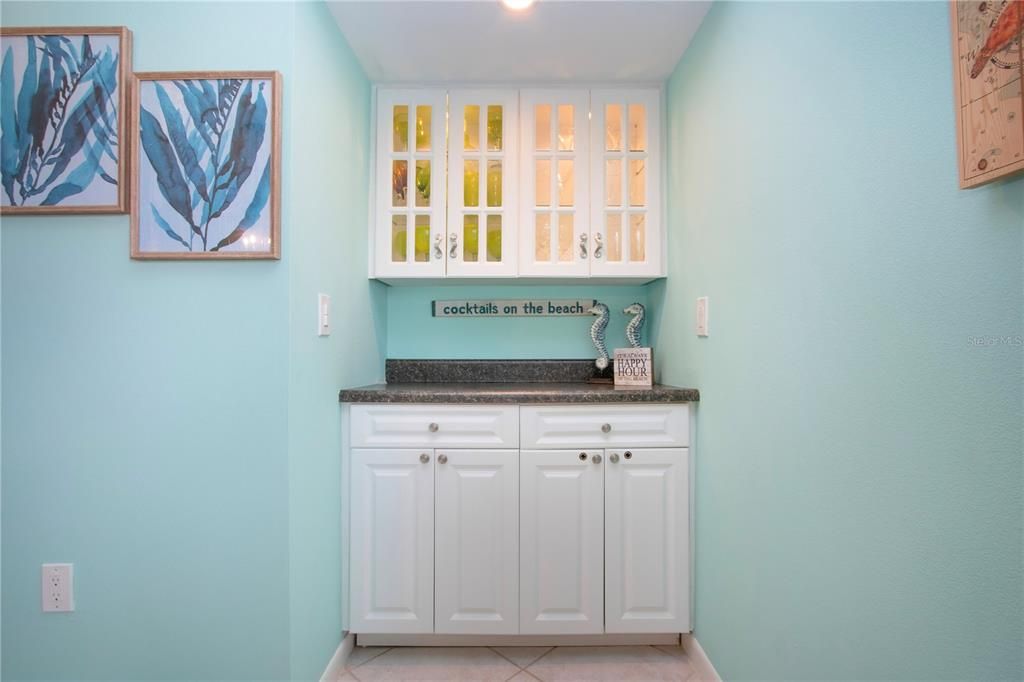 En Venta: $849,900 (3 camas, 2 baños, 1720 Pies cuadrados)