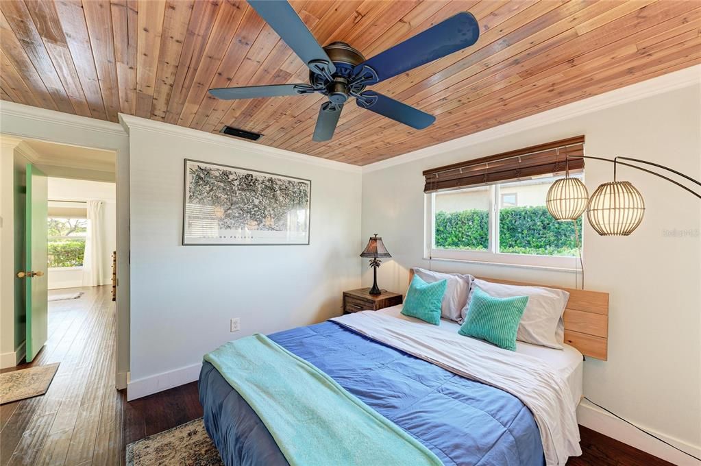 На продажу: $1,400,000 (3 спален, 2 ванн, 1824 Квадратных фут)