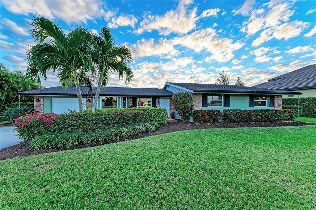 На продажу: $1,400,000 (3 спален, 2 ванн, 1824 Квадратных фут)