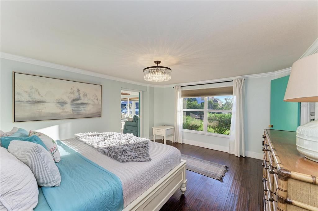 На продажу: $1,400,000 (3 спален, 2 ванн, 1824 Квадратных фут)