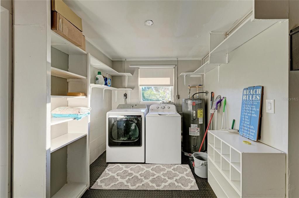 На продажу: $1,400,000 (3 спален, 2 ванн, 1824 Квадратных фут)