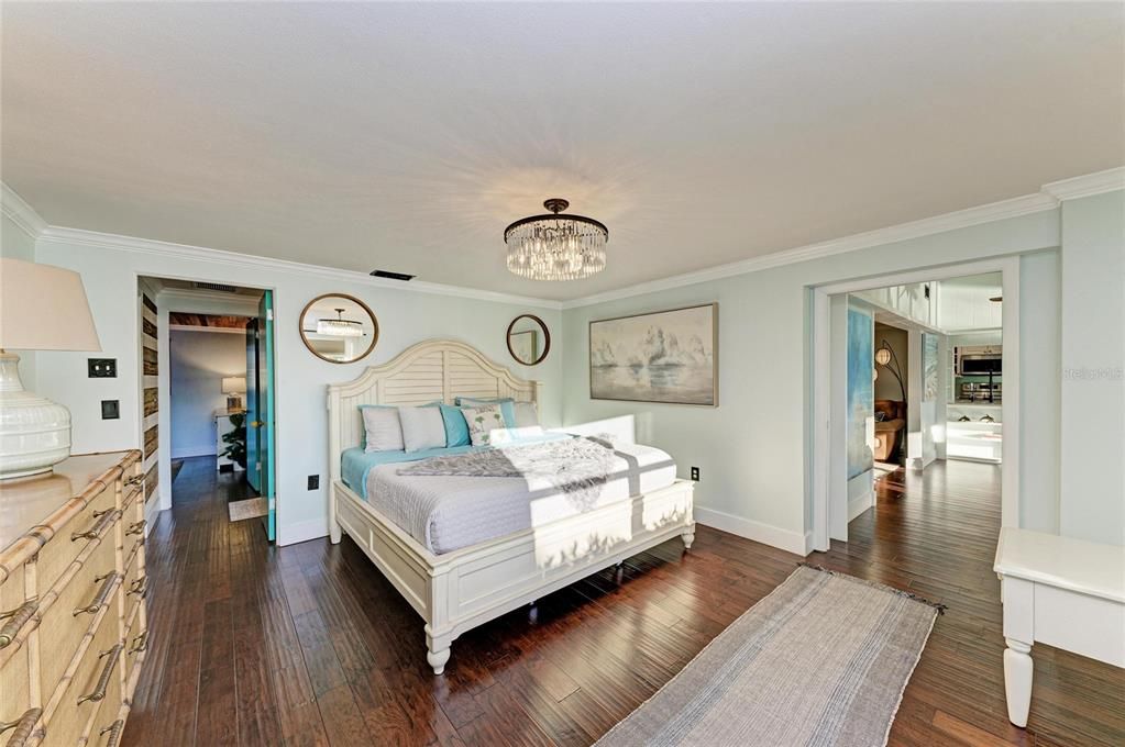 На продажу: $1,400,000 (3 спален, 2 ванн, 1824 Квадратных фут)