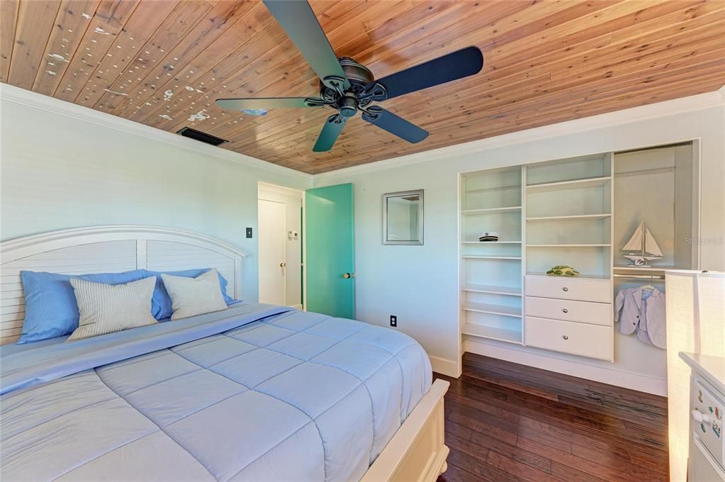 На продажу: $1,400,000 (3 спален, 2 ванн, 1824 Квадратных фут)