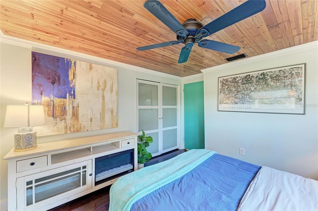 На продажу: $1,400,000 (3 спален, 2 ванн, 1824 Квадратных фут)