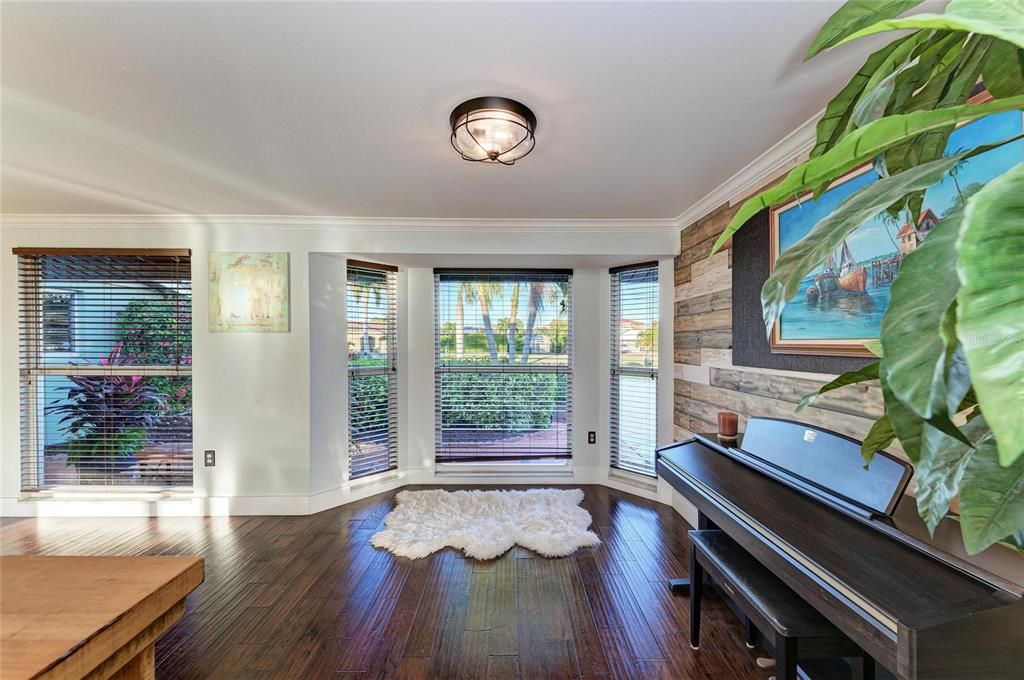 На продажу: $1,400,000 (3 спален, 2 ванн, 1824 Квадратных фут)