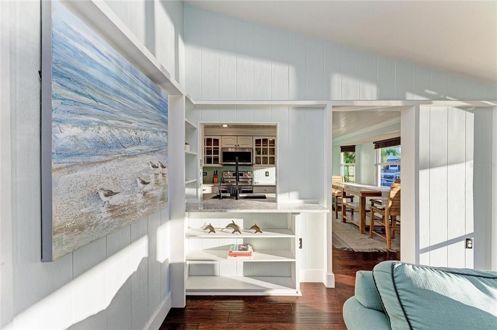 На продажу: $1,400,000 (3 спален, 2 ванн, 1824 Квадратных фут)