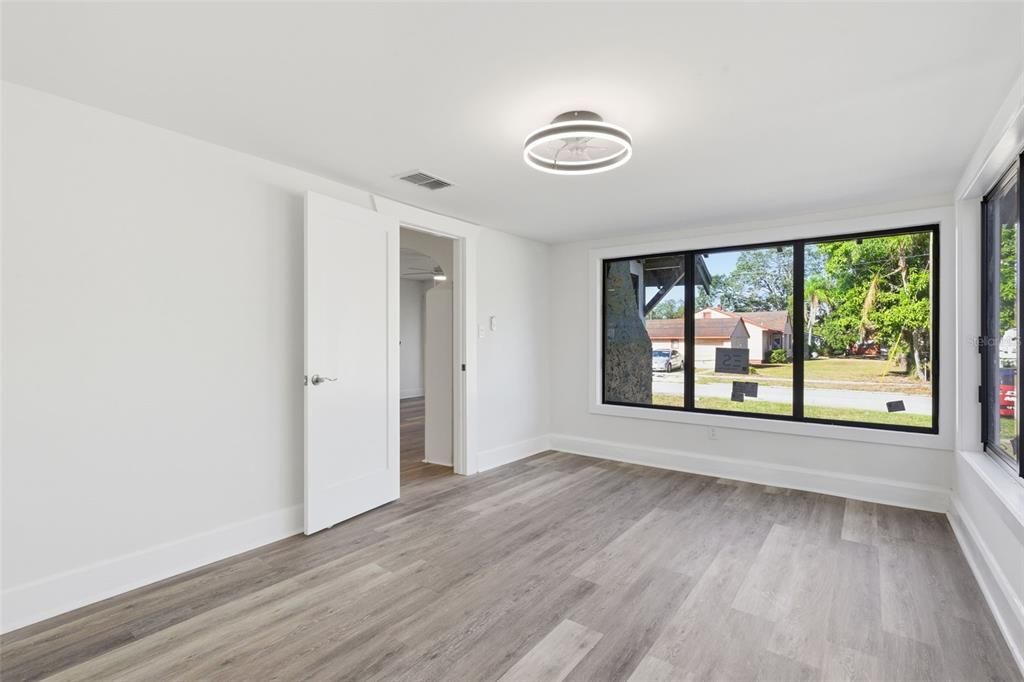 For Rent: $2,800 (3 beds, 1 baths, 1085 Square Feet)