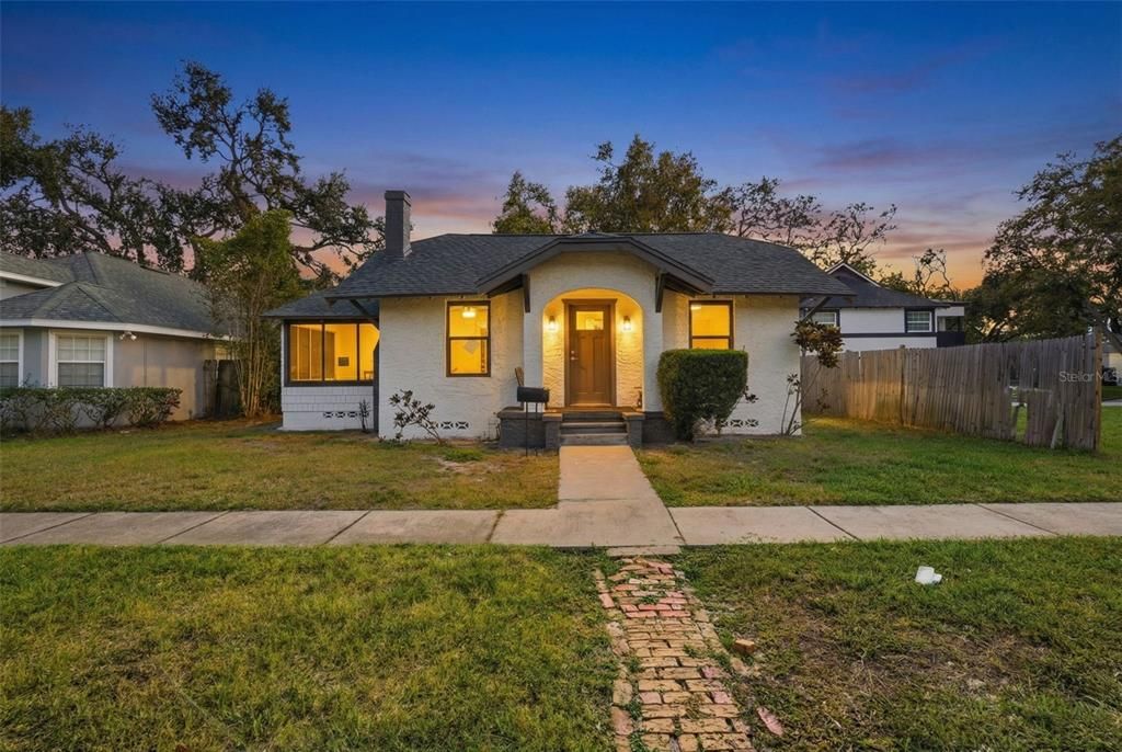 For Rent: $2,800 (3 beds, 1 baths, 1085 Square Feet)