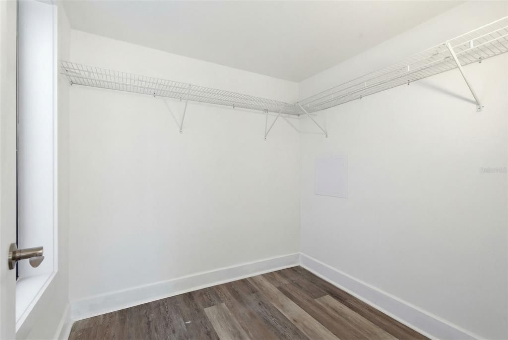 For Rent: $2,800 (3 beds, 1 baths, 1085 Square Feet)