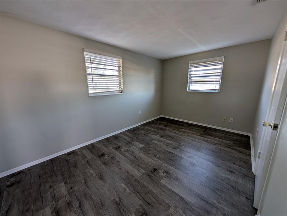 出租: $1,400 (2 贝兹, 1 浴室, 768 平方英尺)