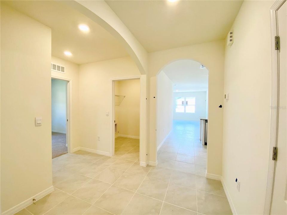 En Renta: $2,400 (4 camas, 2 baños, 1846 Pies cuadrados)