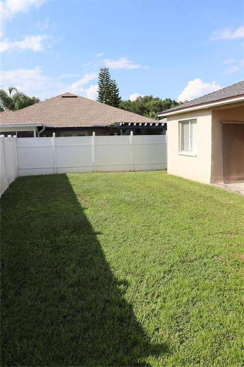 For Rent: $2,400 (4 beds, 2 baths, 1434 Square Feet)