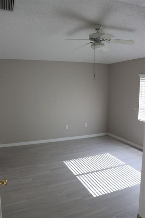 For Rent: $2,400 (4 beds, 2 baths, 1434 Square Feet)