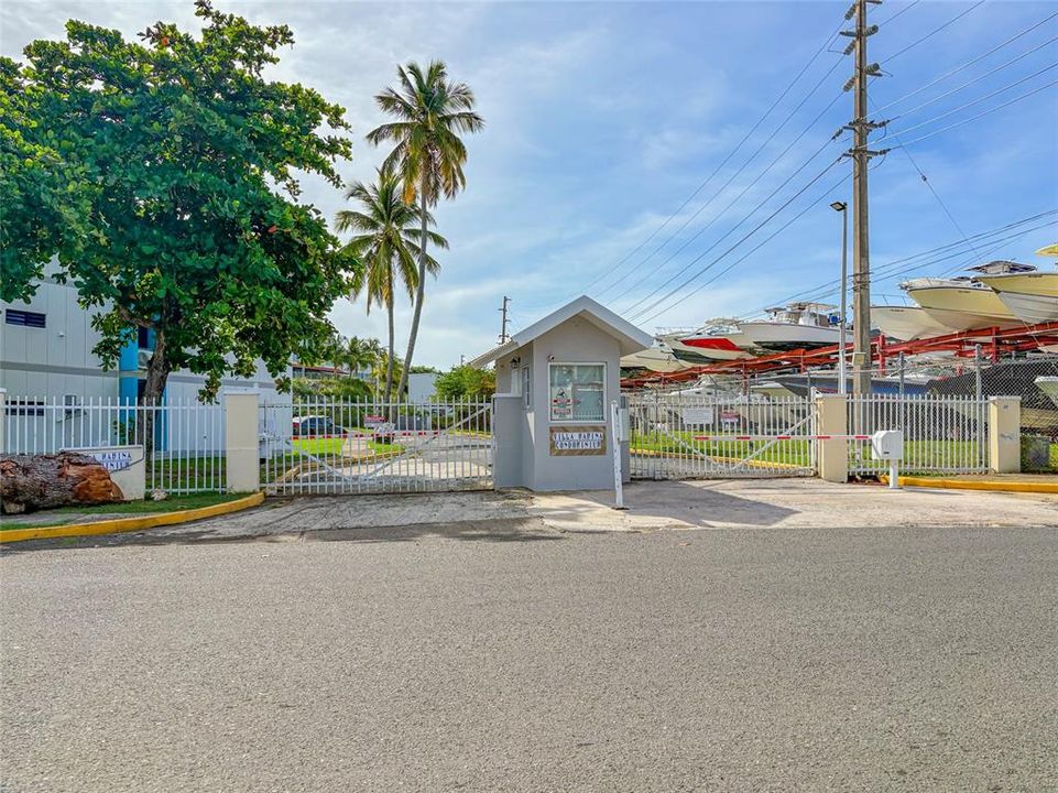 Recently Sold: $250,000 (2 beds, 2 baths, 1039 Square Feet)