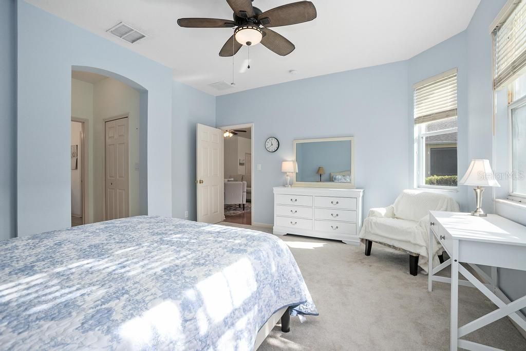 На продажу: $385,000 (3 спален, 2 ванн, 1820 Квадратных фут)