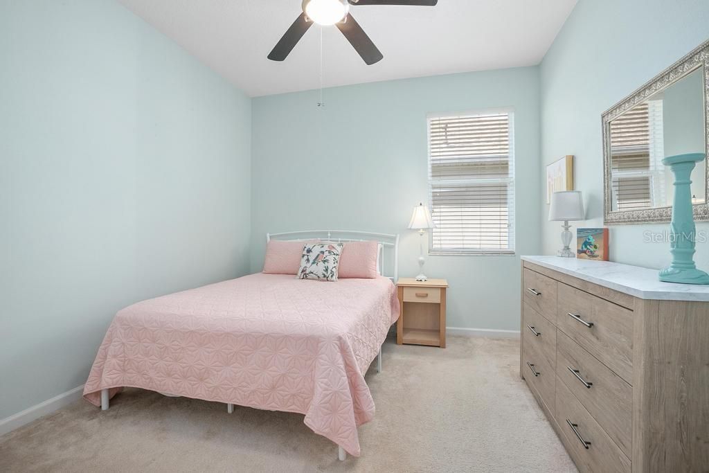 На продажу: $385,000 (3 спален, 2 ванн, 1820 Квадратных фут)